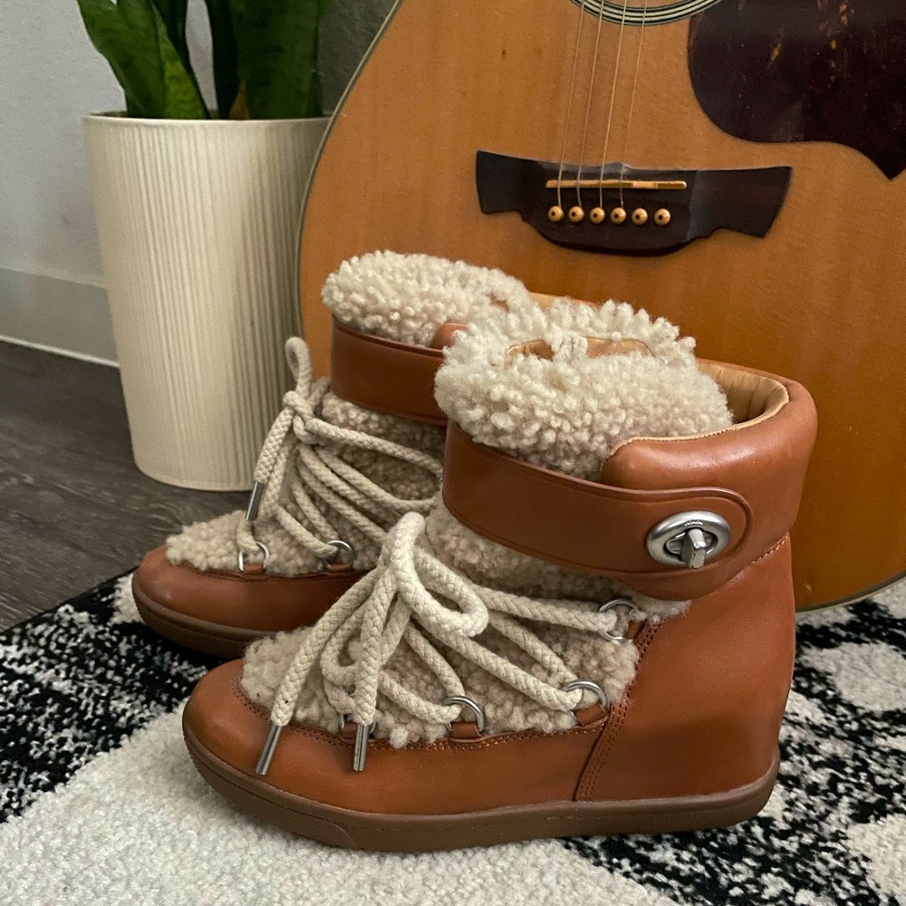 🎠COACH MONROE SHEARLING WEDGE BOOTS